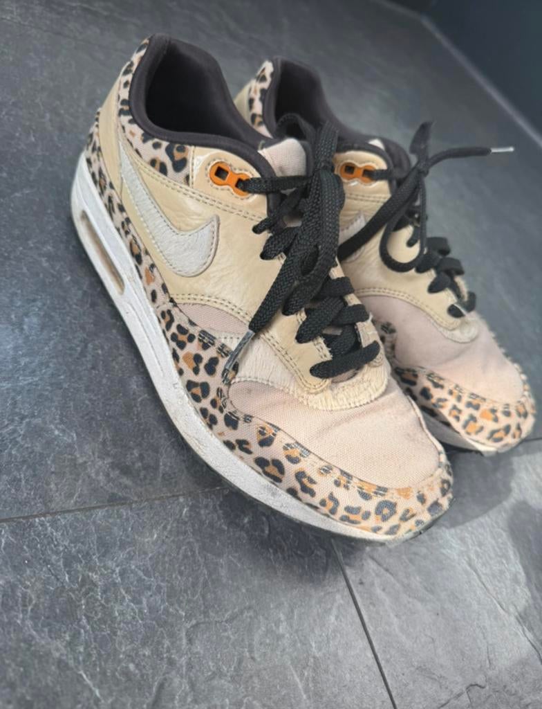 Nike air leopard, Beige, Ophalen of Verzenden, Sneakers of Gympen, Gedragen