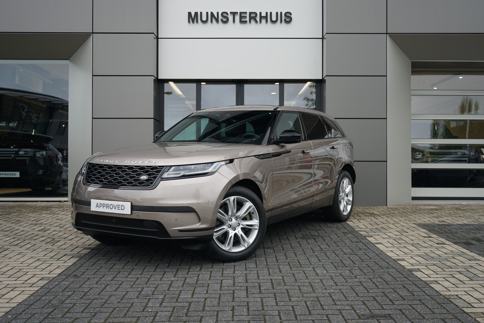 Land Rover Range Rover Velar 2.0 P400e S | Voorstoelen verwa, Automaat, 12 maanden, 2174 kg, 4 cilinders