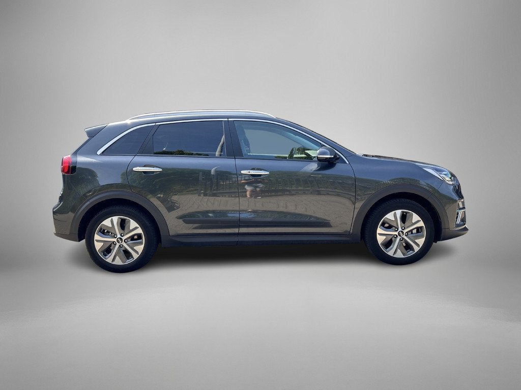 Kia e-Niro DynamicPlusLine 64 kWh (bj 2021, automaat), Auto's, Kia, 12 maanden, Gebruikt, Zwart, 1712 kg