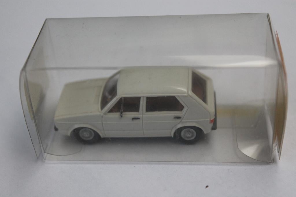 Witte VW Golf 1 4-drs, Ophalen of Verzenden, Zo goed als nieuw, Auto, Wiking