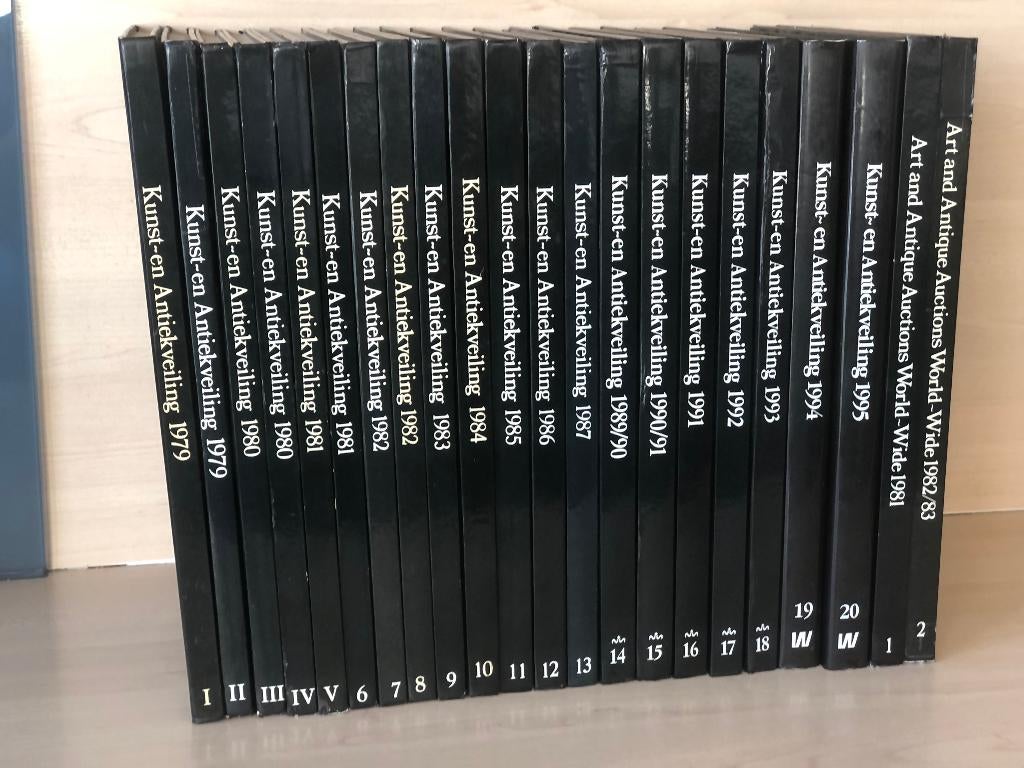 kunst en antiekveiling + art and antique auctions world-wide, Boeken, Ophalen, Zo goed als nieuw