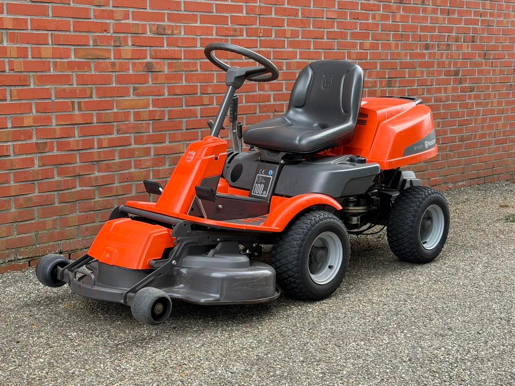 Husqvarna Rider R13C5 frontzitmaaier frontmaaier bj. 2010, Tuin en Terras, Zitmaaiers, Ophalen, Gebruikt, Versnellingen, 90 tot 120 cm