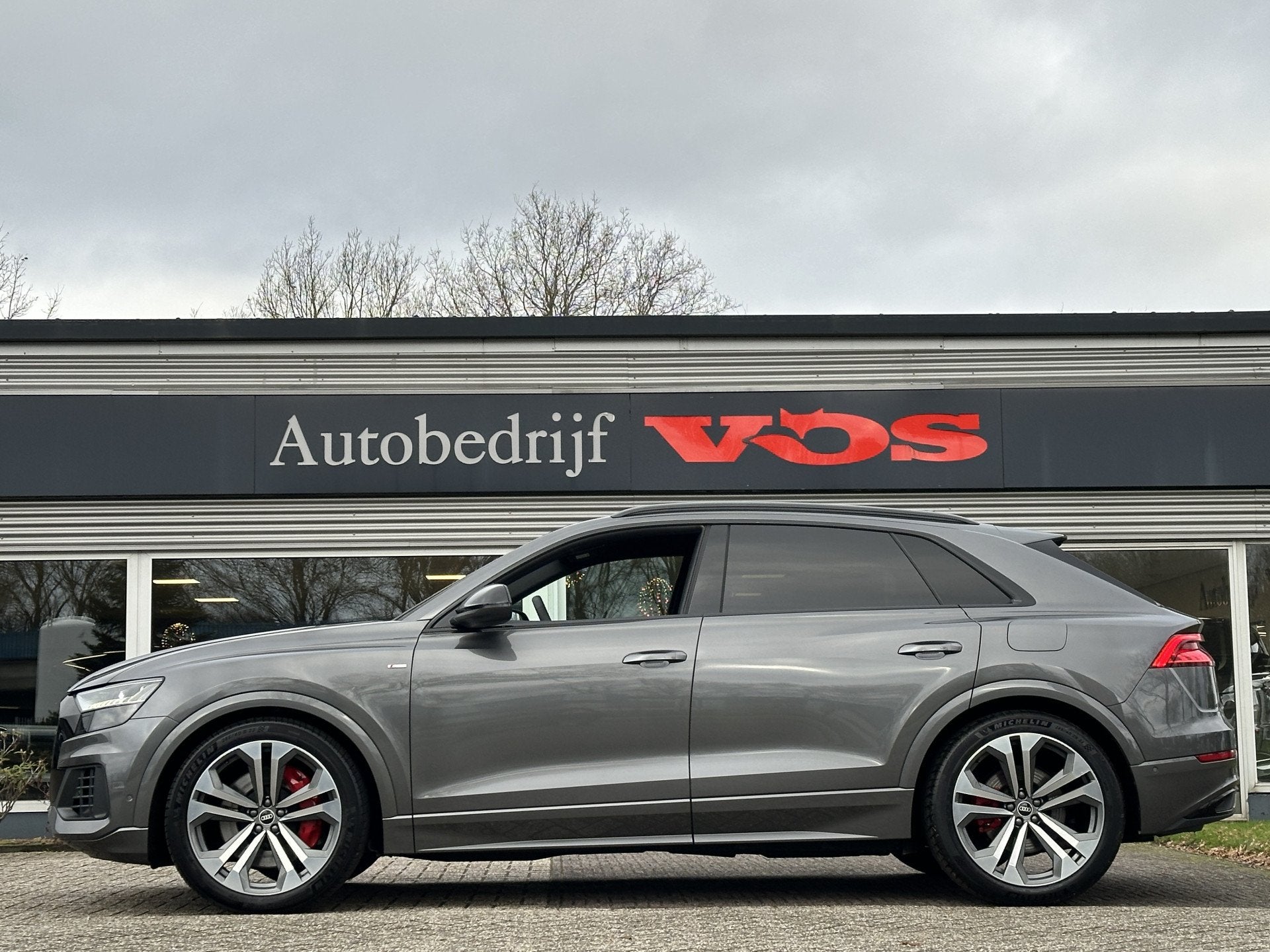 Audi Q8 55 TFSI e quattro Pro Line S-Line | Nachtzicht | HUD, Auto's, Automaat, Dealer onderhouden, Gebruikt, 2995 cc