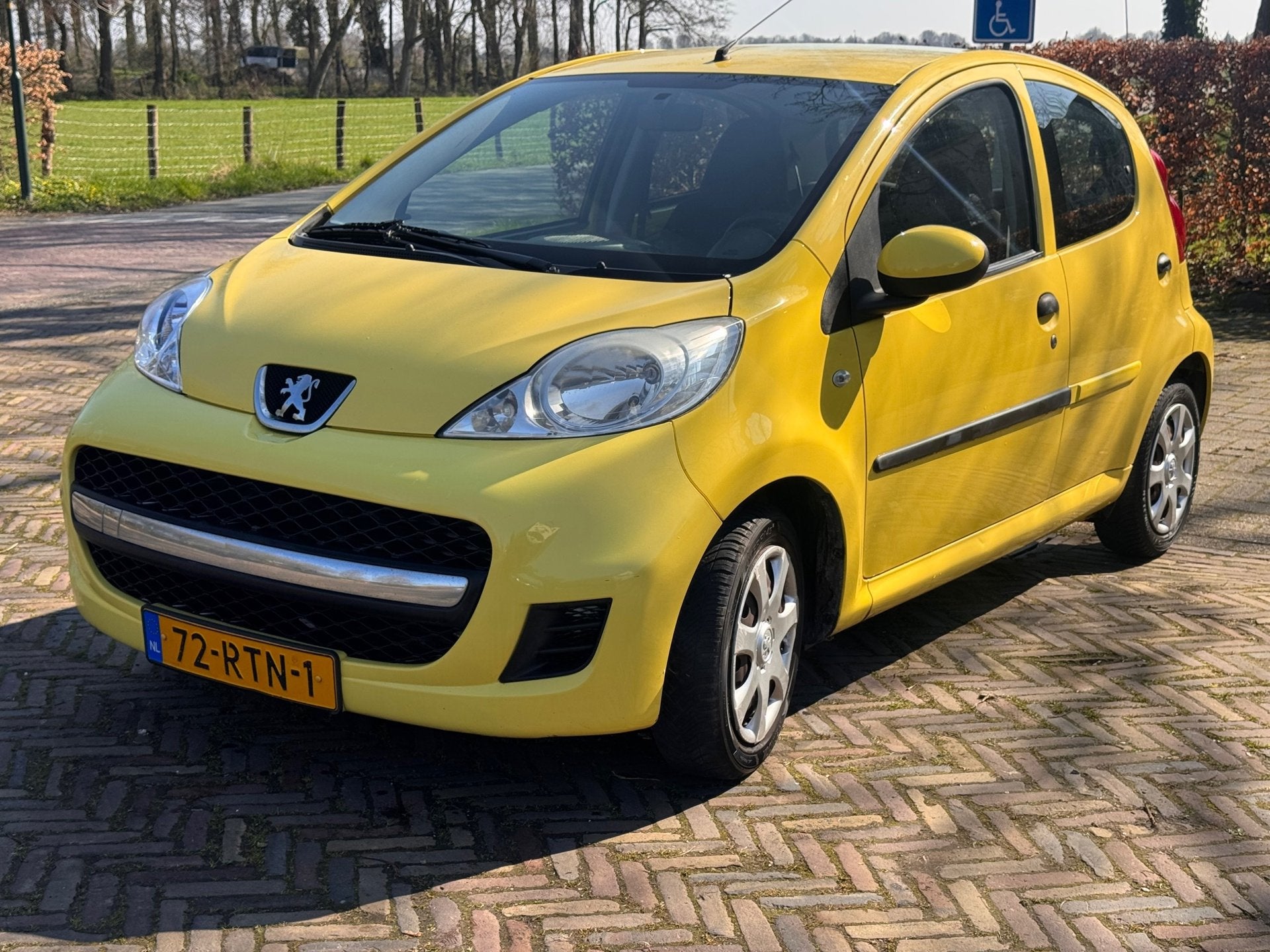 Peugeot 107 1.0-12V XR 5dr/airco/android uit 2011, Auto's, Peugeot, Voorwielaandrijving, Euro 5, Stof, Gebruikt