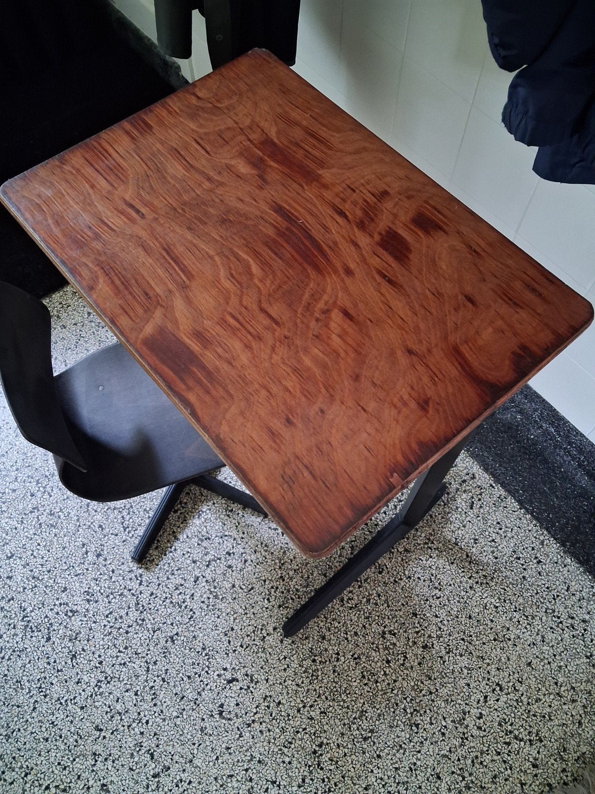 oud kinder schooltafeltje met stoeltje., Ophalen, Gebruikt, Tafel(s) en Stoel(en)