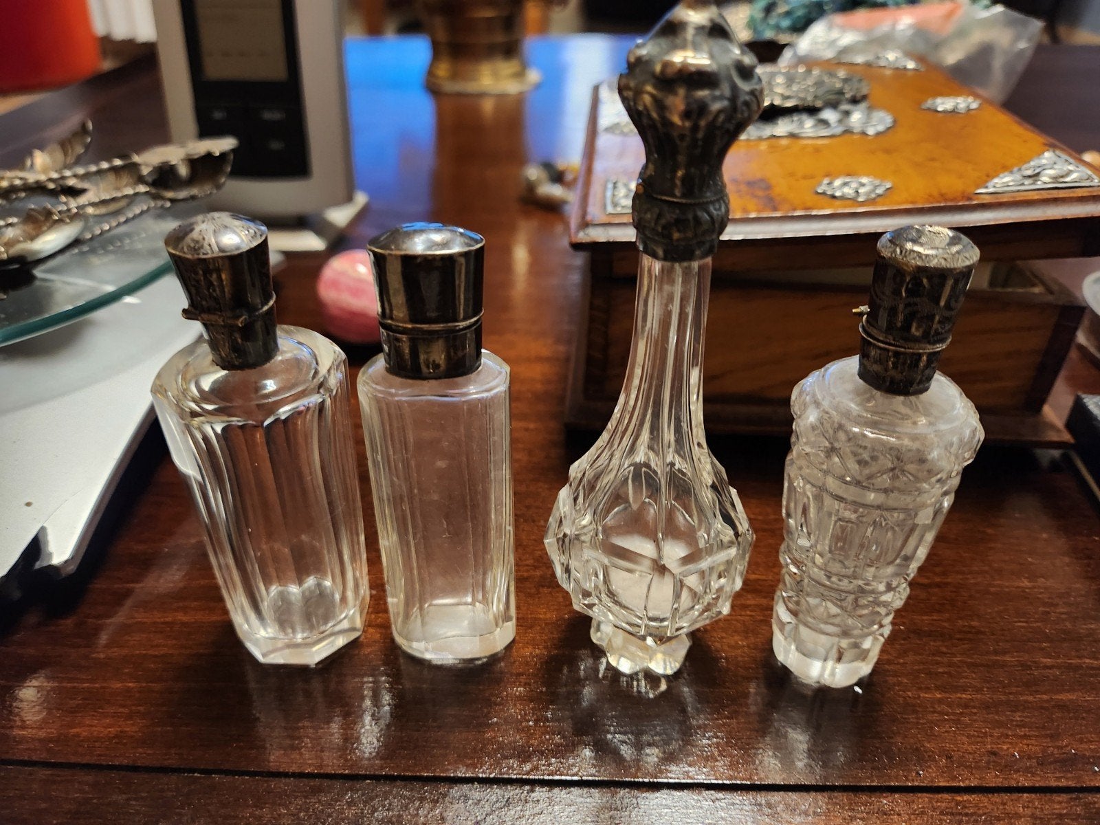 Set van 4 antieke zilveren en kristallen parfumflesjes, Ophalen of Verzenden, Zilver