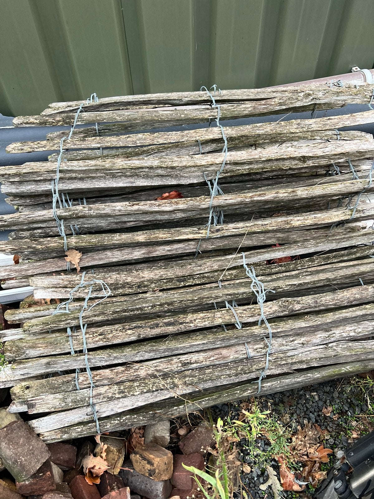 Gratis ophalen: Twee rollen schapenhek (gebruikt), Tuin en Terras, Tuinhekken en Hekwerk, Ophalen of Verzenden, Gebruikt, Hout