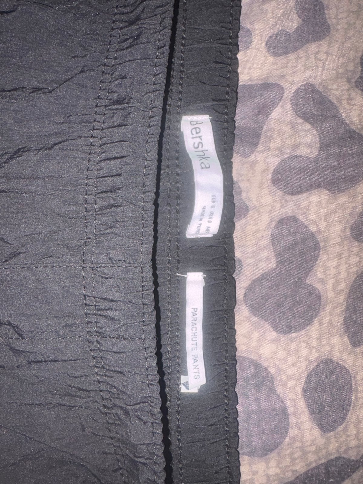Bershka Parachute Broek Zwart Maat S, Ophalen, Zwart, Zo goed als nieuw, Maat 36 (S)