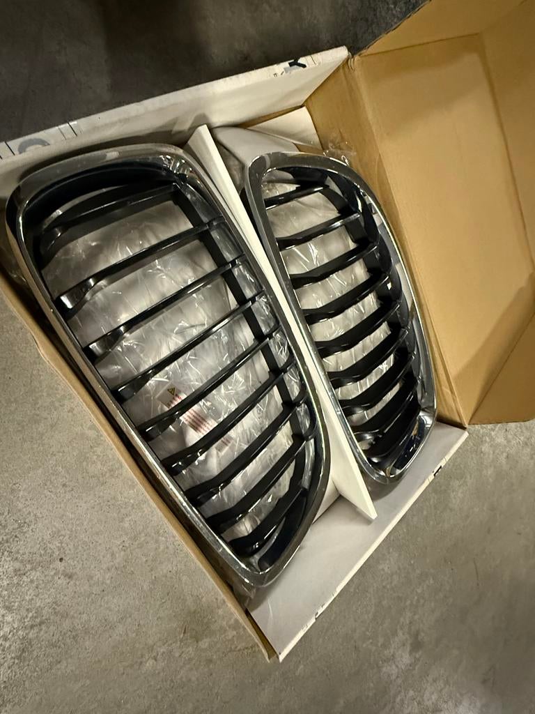 BMW Nieren voor 5 Serie F10/F11/F07 - Als Nieuw, Voor, Nieuw, Ophalen of Verzenden, Bumper