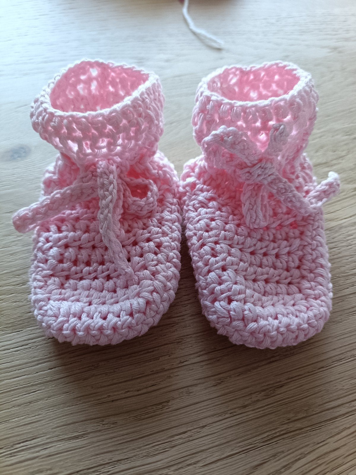 Gehaakte babyslofjes - Roze, Kinderen en Baby's, Ophalen of Verzenden, Nieuw, Meisje, Slofjes