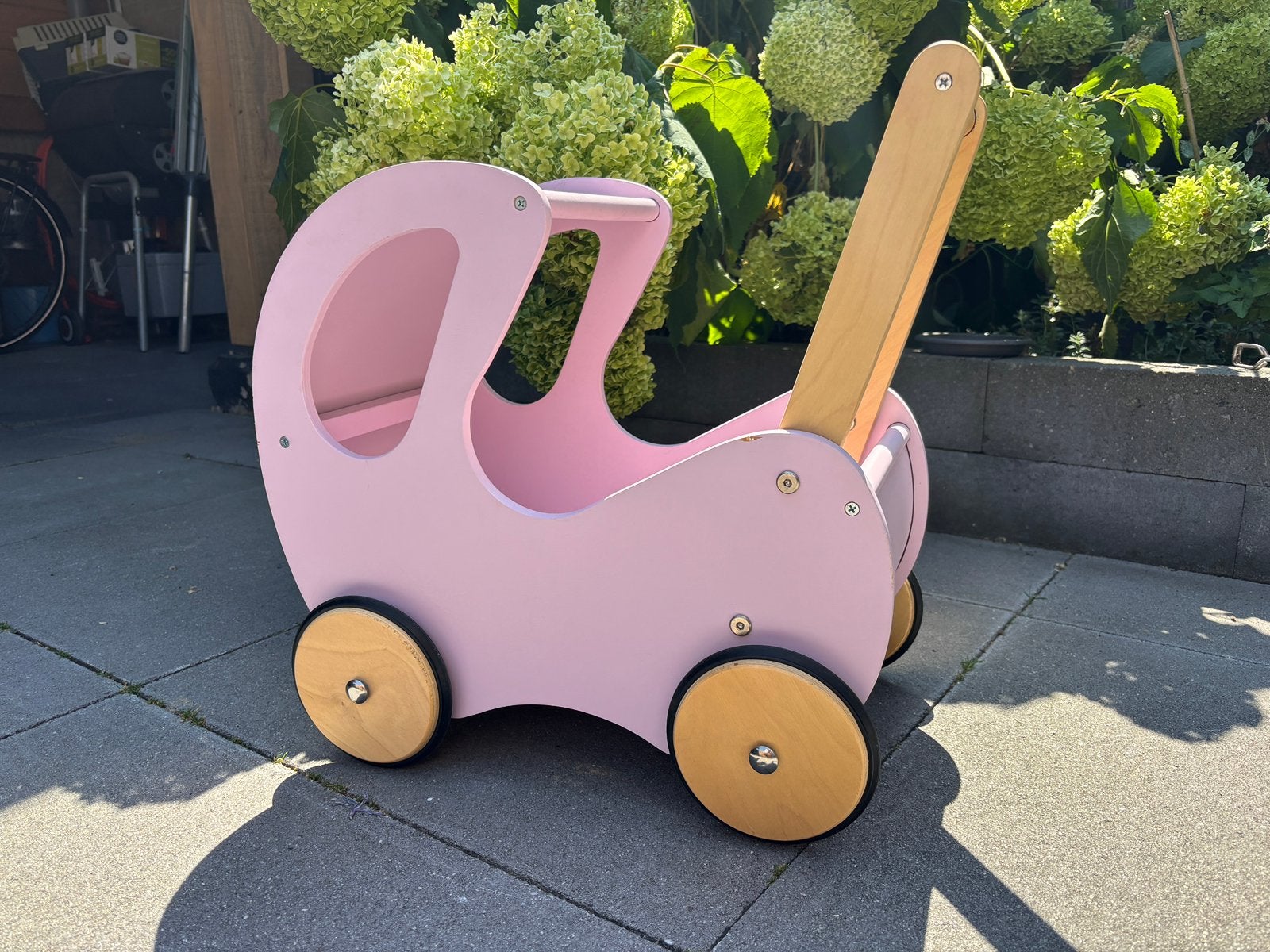 Playwood - Houten Poppenwagen / loopwagen  met kap, Ophalen, Zo goed als nieuw