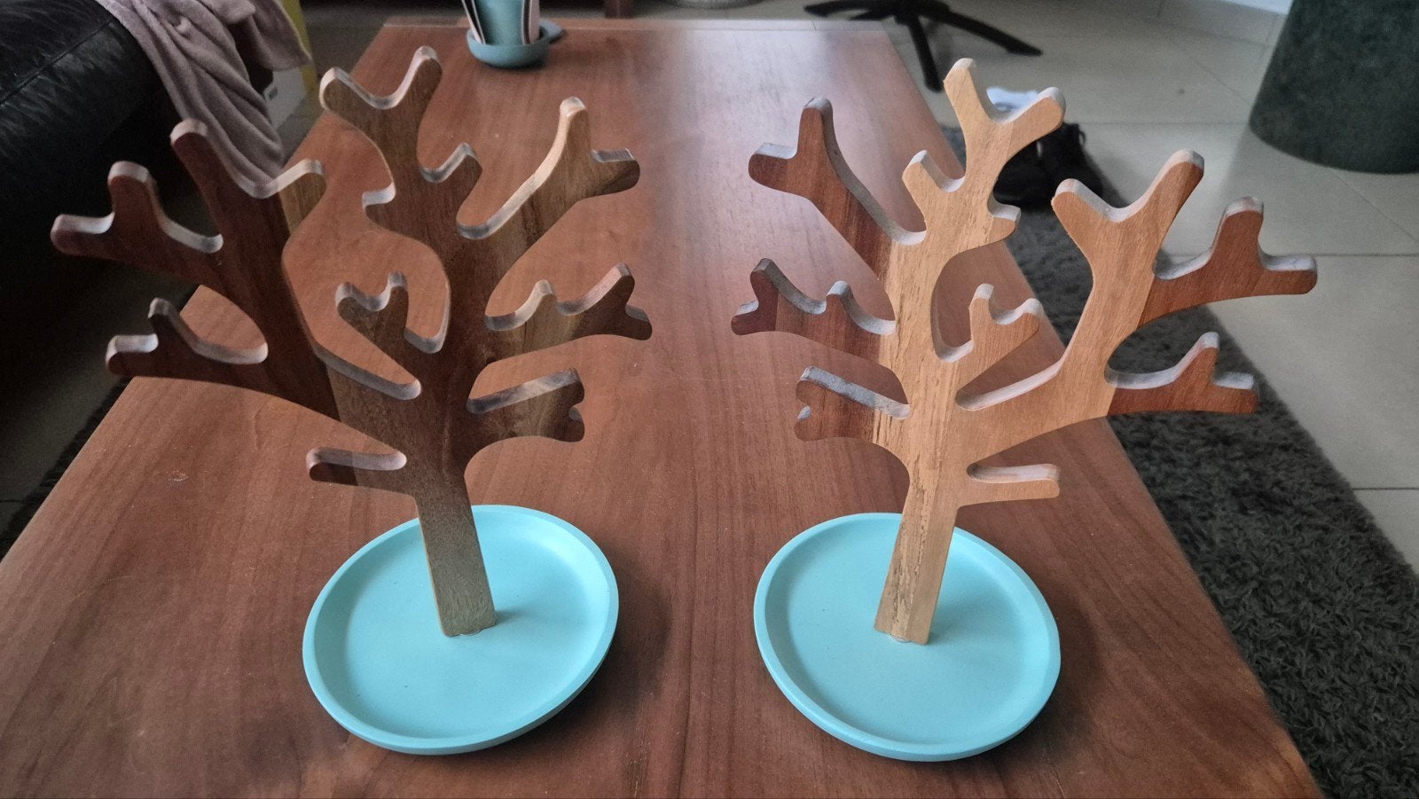2 Houten Sieradenbomen / Juwelenhouder met Mintgroene Schaal, Ophalen of Verzenden, Koper of Brons