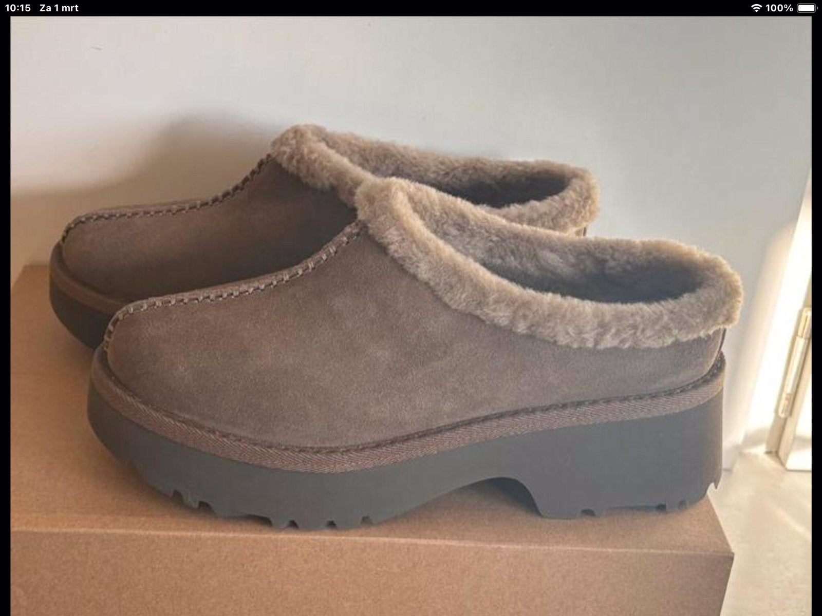 NIEUWE UGG NEW HEIGHT COZY CLOGS GROEN SUEDE MAAT 39, Overige typen, Nieuw, Ophalen of Verzenden, Groen