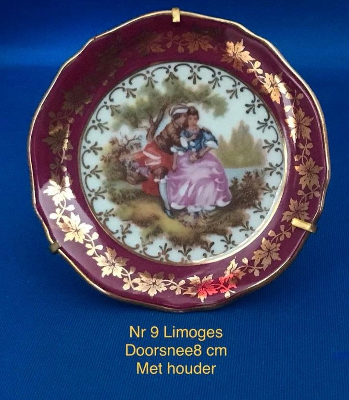 Limoges Porseleinen Bordje met Romantische Scène - Frankrijk, Ophalen of Verzenden, Porselein, Bord of Schaal