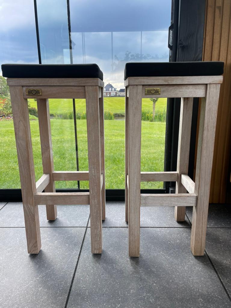 Set van 2 Annapart houten barkrukken met kussens, Met voetsteun, 60 tot 90 cm, Ophalen of Verzenden, Zo goed als nieuw