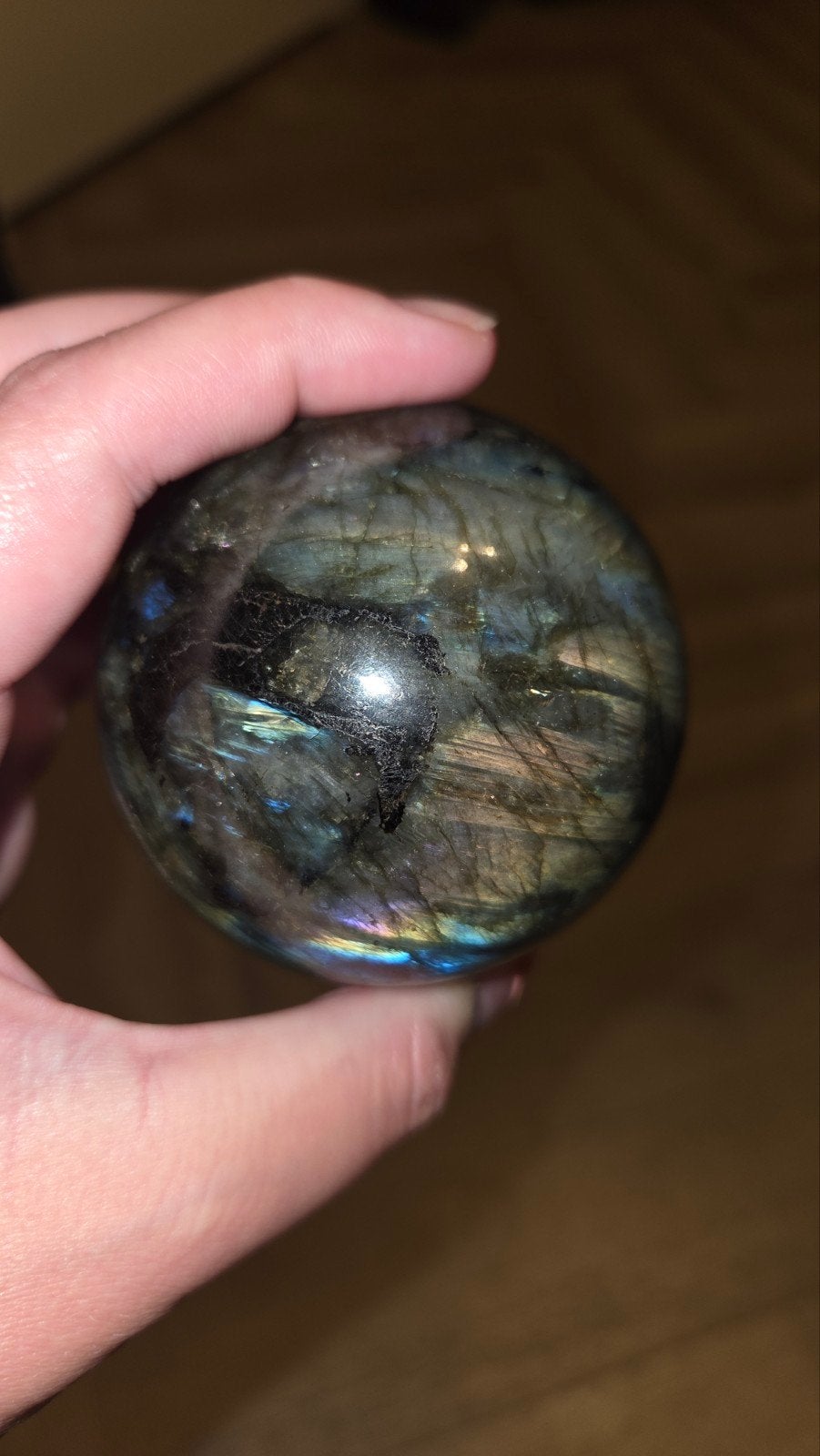 Prachtige Labradoriet Bol - 515 gram, 7 cm, Verzamelen, Mineralen en Fossielen, Ophalen of Verzenden