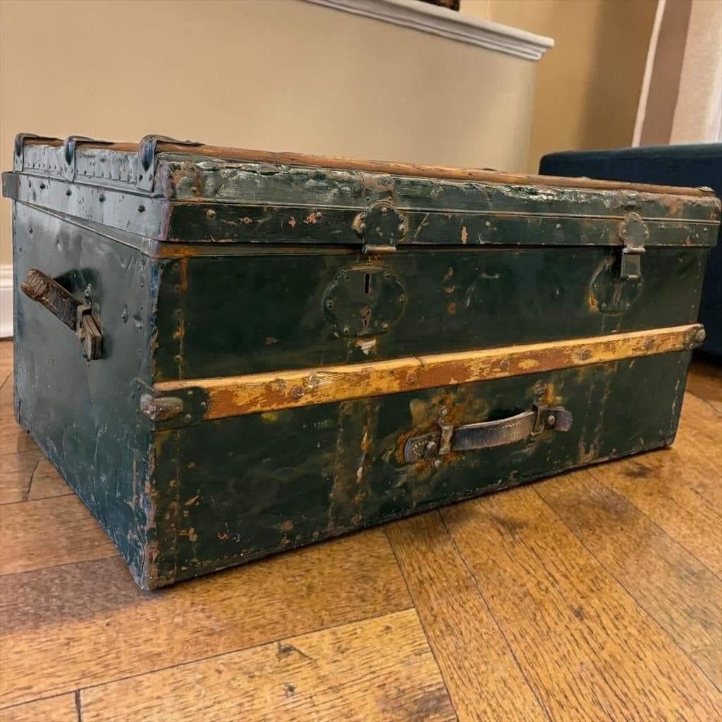Vintage XL groene  metalen industriële  kist/ reiskoffer, Huis en Inrichting, Woonaccessoires | Kisten, Ophalen, Minder dan 50 cm