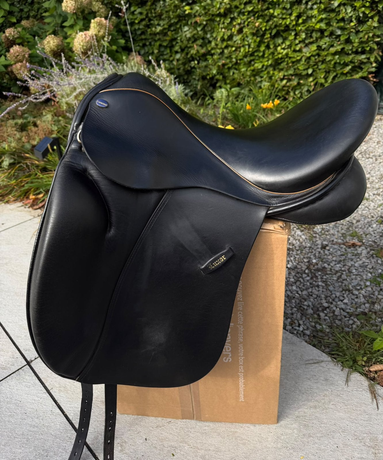 Euroriding luxor dressuur zadel 18 inch, Ophalen, Zo goed als nieuw, Dressuur