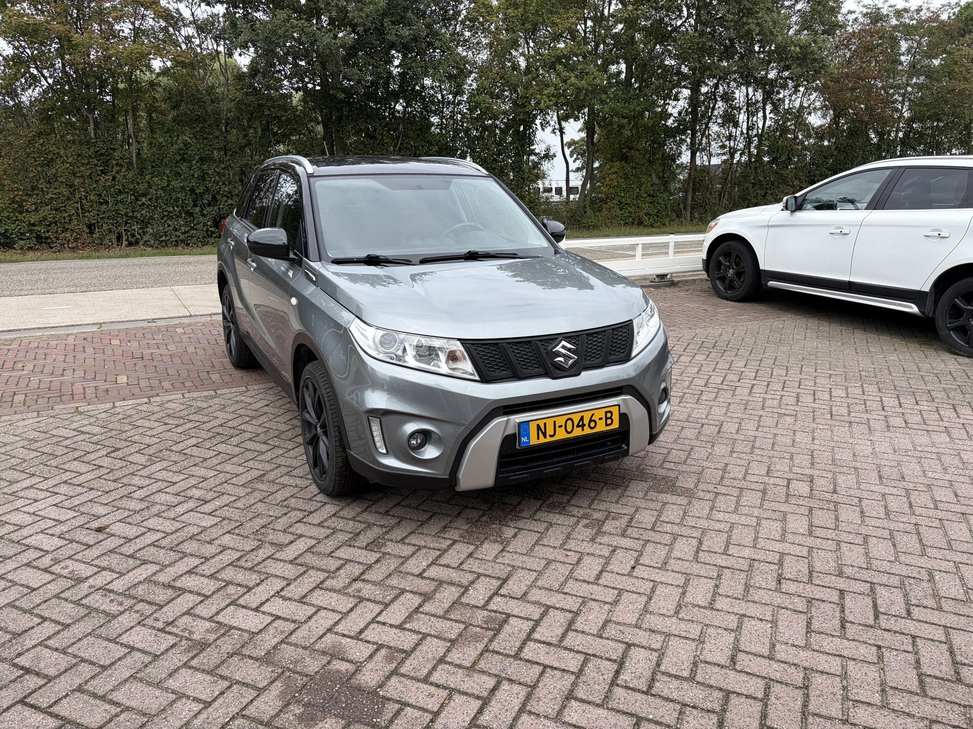 Suzuki Vitara 1.6 Exclusive CAMERA STOELVERWARMING CRUISE, Voorwielaandrijving, 4 cilinders, 400 kg, Handgeschakeld