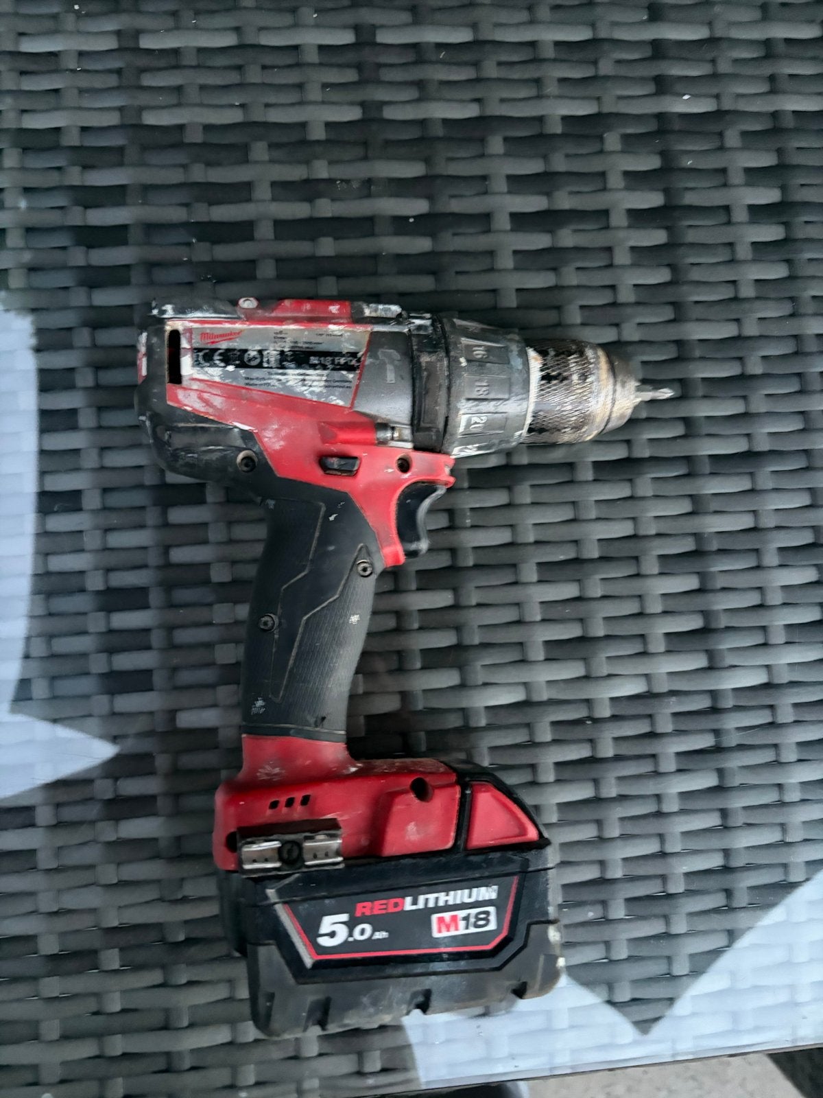 Milwaukee FUEL Schroefmachine M18 met 5.0Ah Accu, Gebruikt, Variabele snelheid, Ophalen of Verzenden, Boor- en Schroefmachine