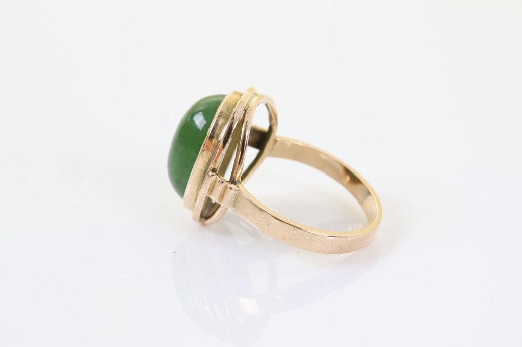 Vintage Jade Dream | 18 Karaat Gouden Edelsteen Ring, Ophalen of Verzenden, Zo goed als nieuw, 17 tot 18, Met edelsteen