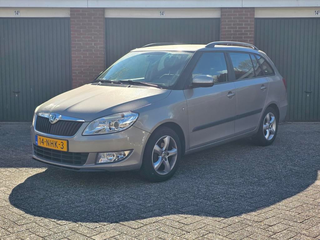 Skoda FABIA 1.2TDI Greenline / Airco / Cruise C/ P. Sensor, Auto's, Euro 5, 1199 cc, Beige, Origineel Nederlands