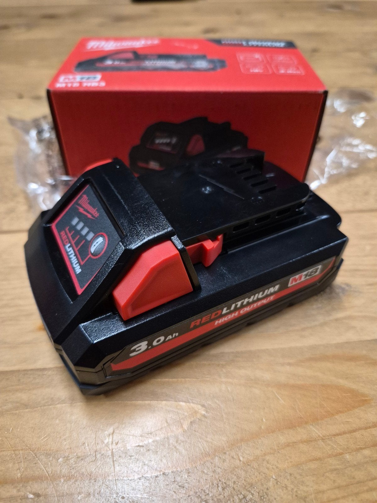 Milwaukee M18 3.0ah high output gloednieuw, Ophalen of Verzenden, Nieuw