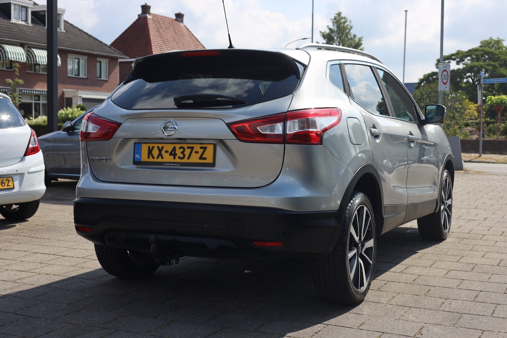 Nissan QASHQAI 1.2 TEKNA | AUT | NAVI | PANO | CAMERA | LEDE, Auto's, Automatische klimaatregeling, Gebruikt, 4 cilinders, 116 pk