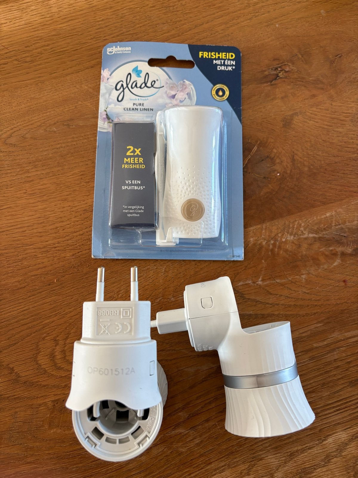 Glade Pure Clean Linnen & 2x Airwick Elektrische Diffusers, Nieuw, Kunststof, Ophalen of Verzenden, Modern