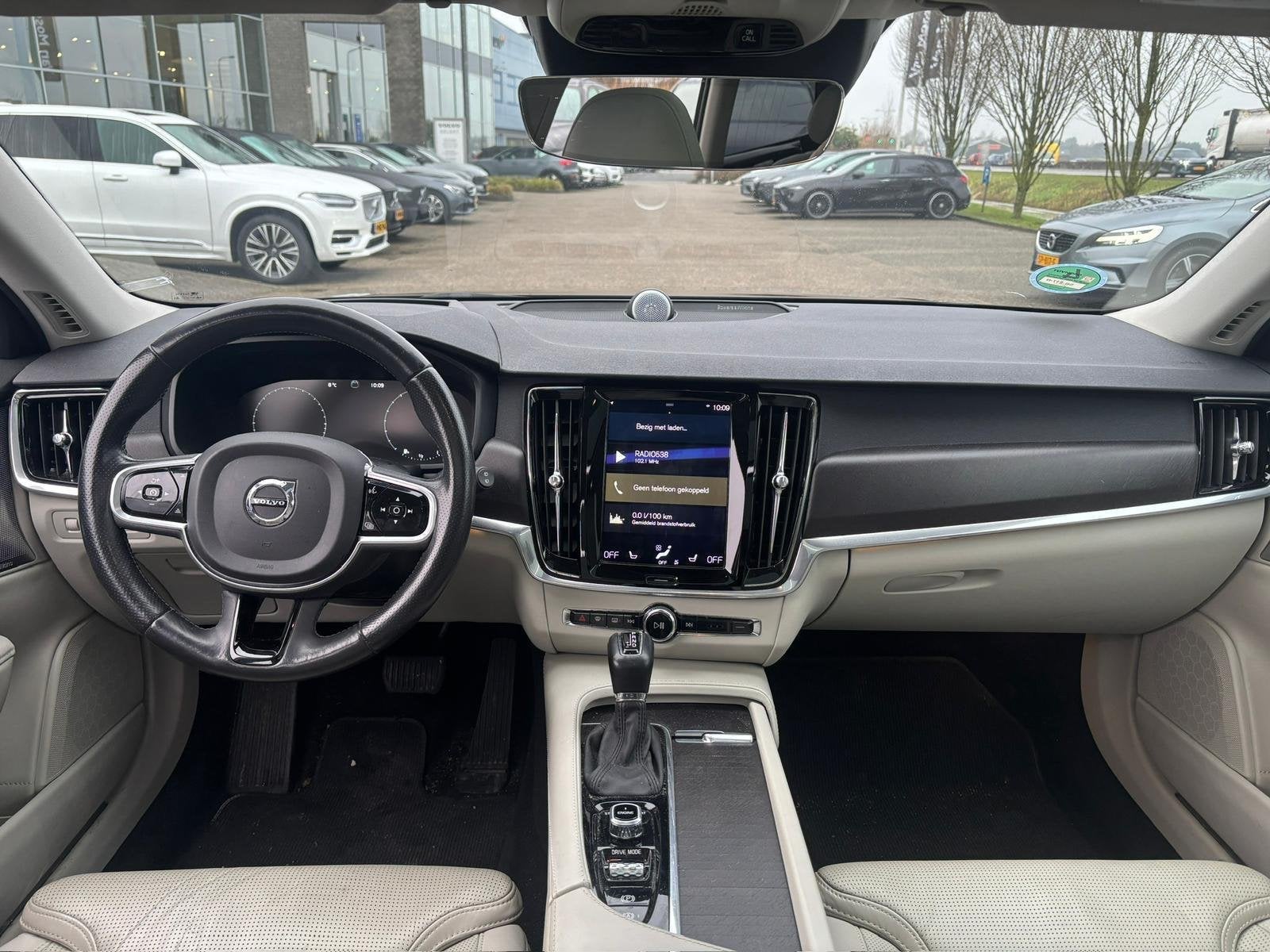 Volvo V90 Cross Country 2.0 T5 AWD Pro | Trekhaak | Luchtver, Euro 6, Verwarmde buitenspiegels, 2400 kg, 102 €/maand