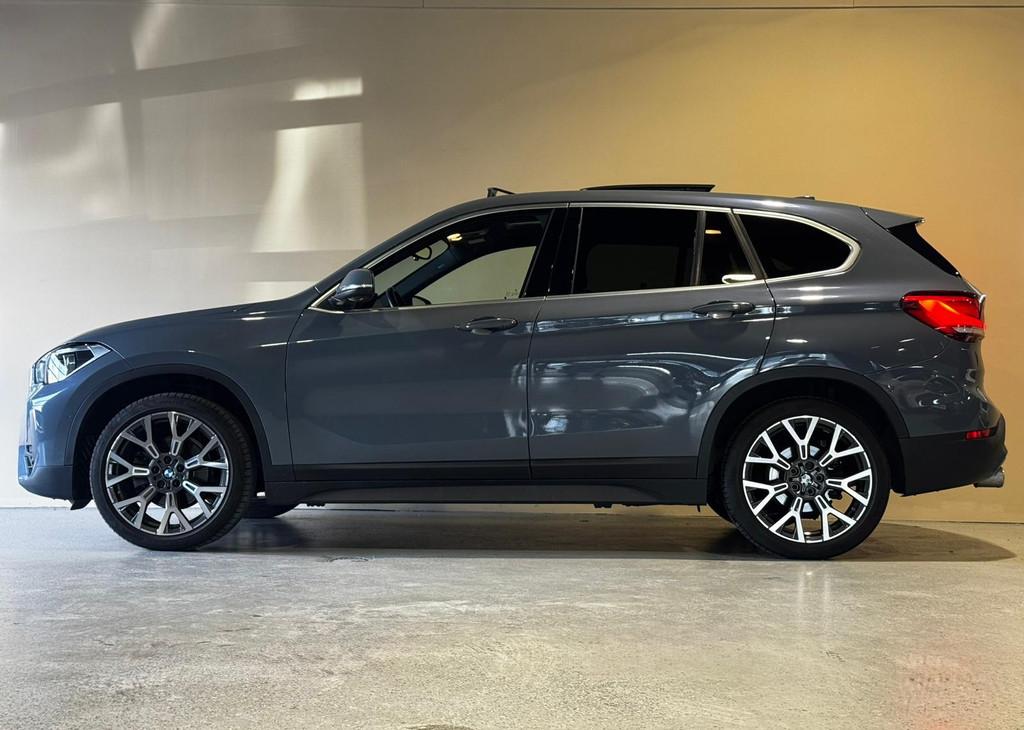 BMW X1 sDrive18i |Pano |Head-Up |Dealer onderhouden |Stoelve, Stof, Gebruikt, Euro 6, Met garantie (alle)