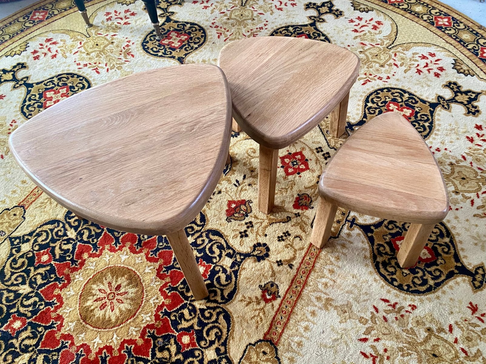 Set van drie massief houten eiken vintage nesting tables, Ophalen