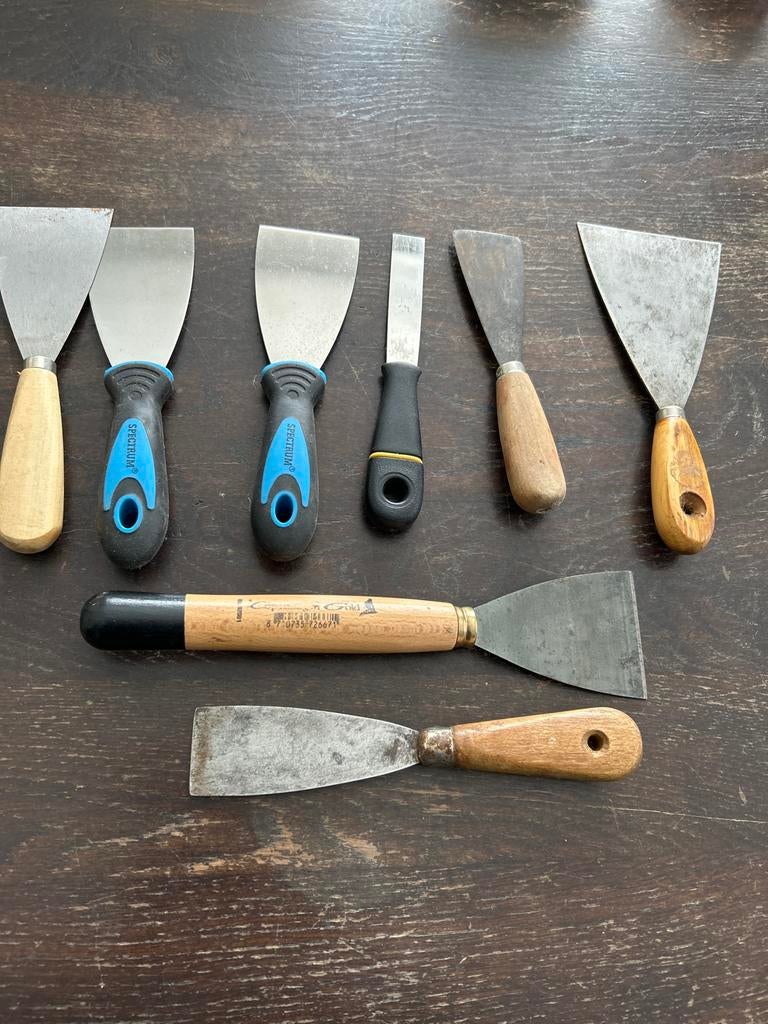 Set van diverse plamuurmessen en schrapers, Ophalen of Verzenden, Zo goed als nieuw