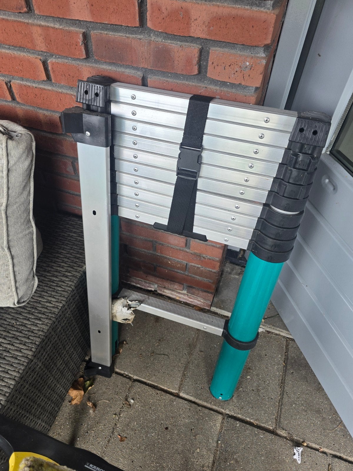 Uitschuifbare Telescoopladder - Compact en Handig, Ophalen, Zo goed als nieuw, 2 tot 4 meter