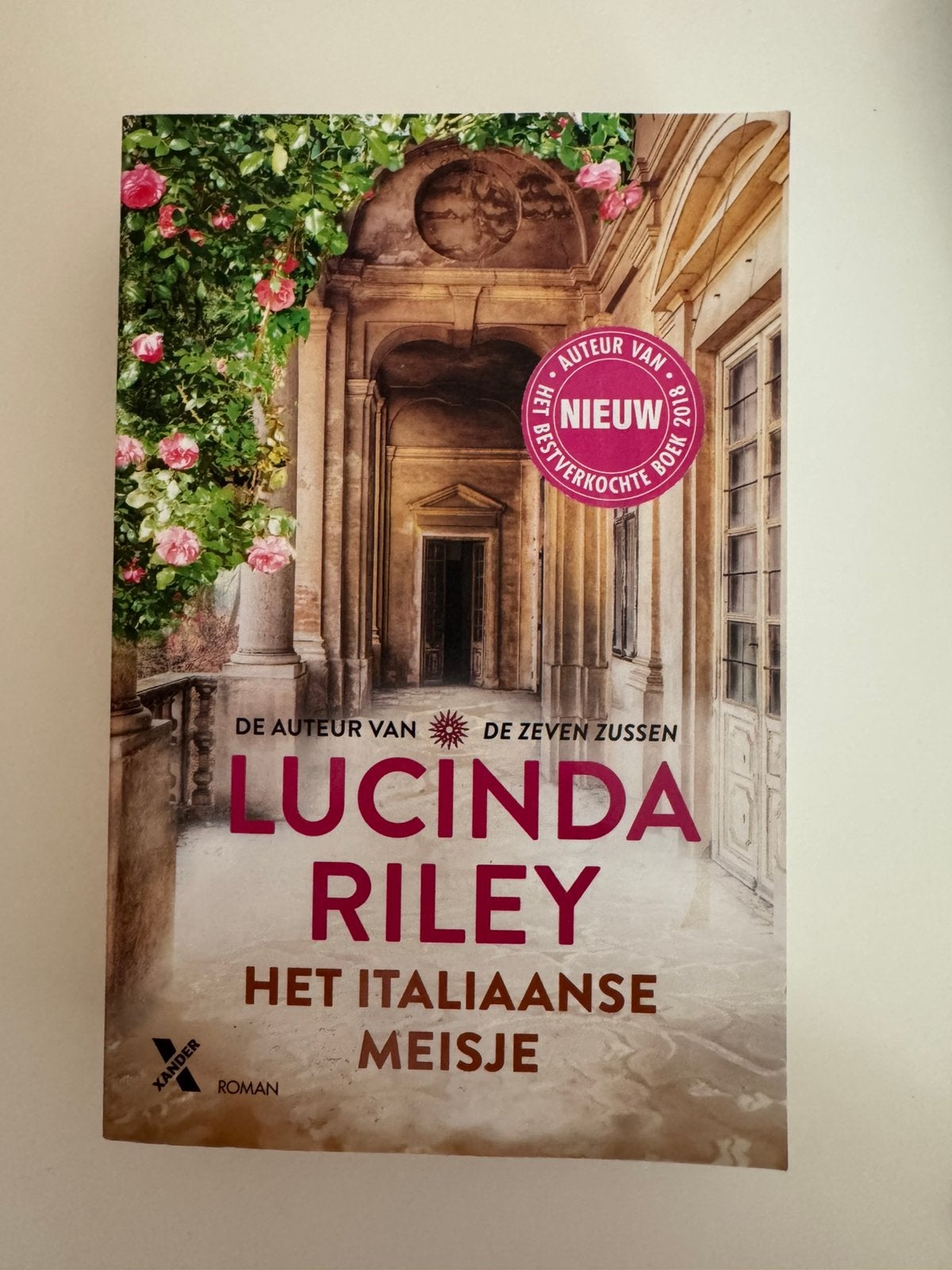 Lucinda Riley - Het Italiaanse meisje, Ophalen of Verzenden, Zo goed als nieuw, Lucinda Riley