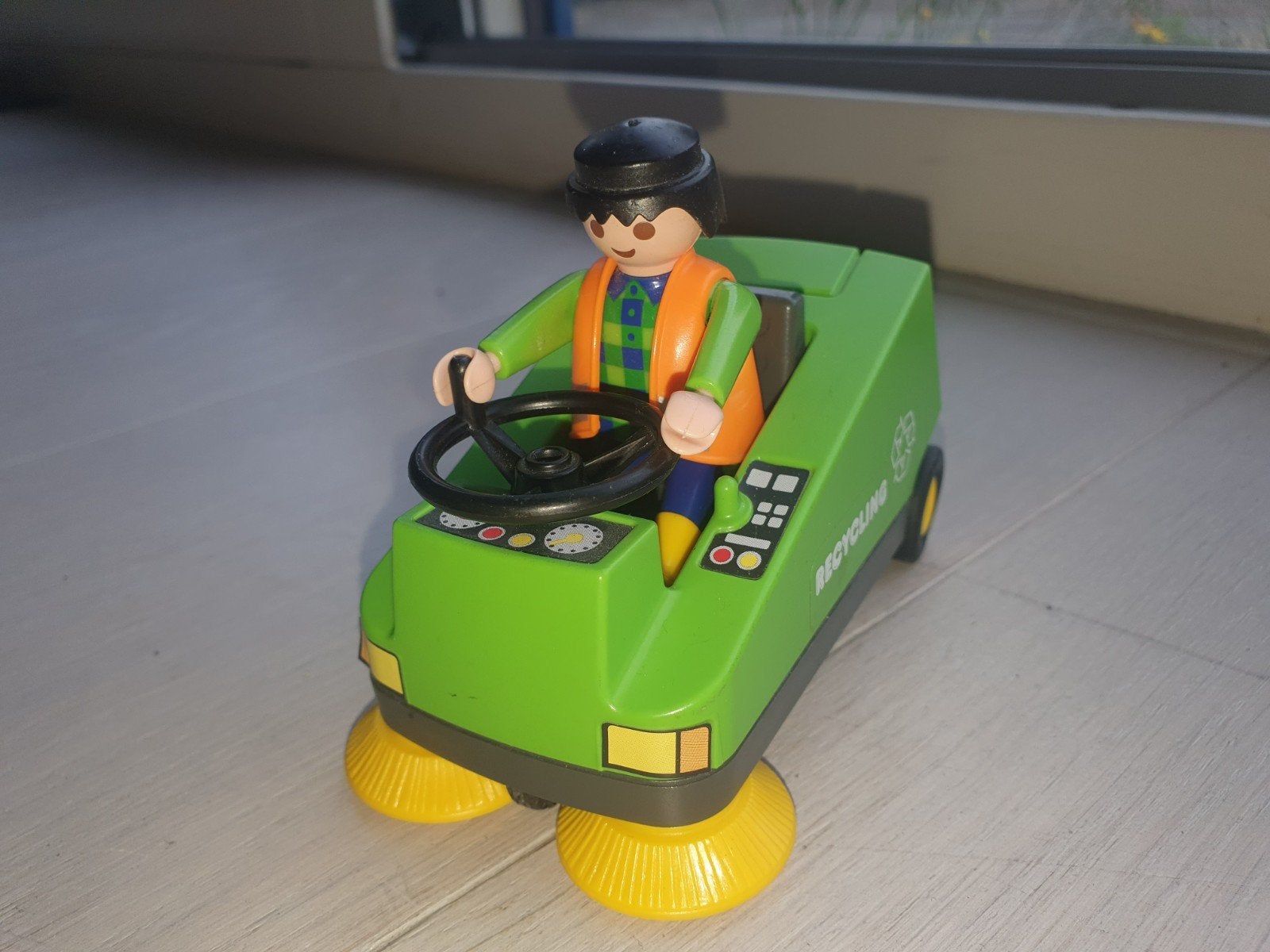 Playmobil Veegmachine met figuur en bezem, Ophalen of Verzenden, Gebruikt, Jongen of Meisje