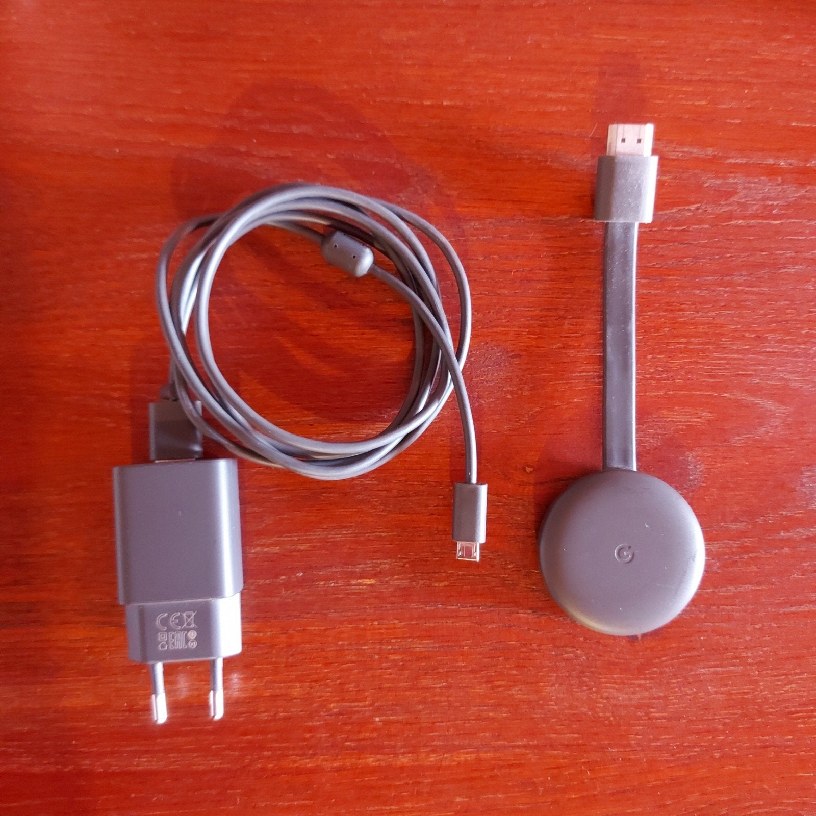 Google Chromecast met bijbehorende adapter zgan, Audio, Tv en Foto, Mediaspelers, Ophalen of Verzenden, Zo goed als nieuw, HDMI