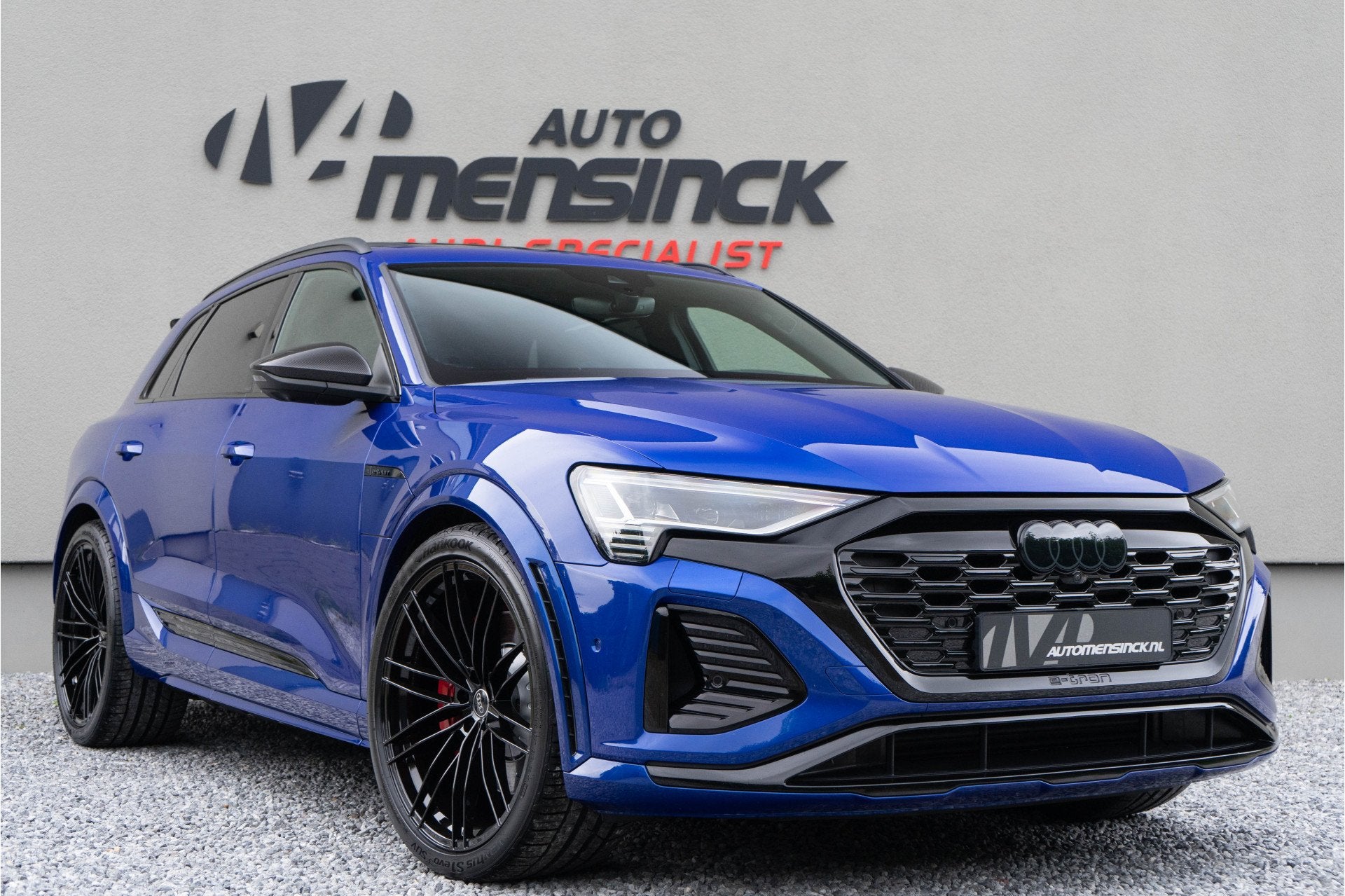 Audi SQ8 e-tron Quattro 371kW (bj 2024, automaat), Auto's, Audi, Automaat, Gebruikt, Zwart, Blauw