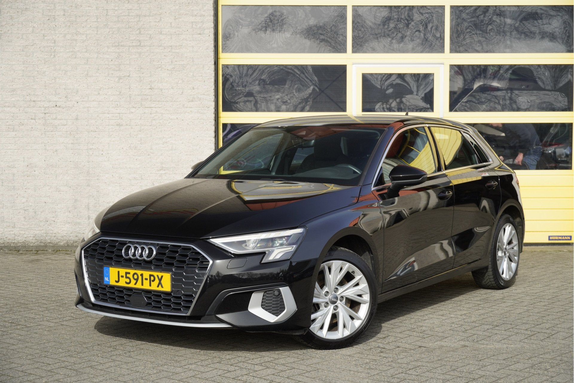 Audi A3 Sportback 35 TFSI 150PK! Automaat 5drs Business Edit, Stof, 4 cilinders, 150 pk, Zwart