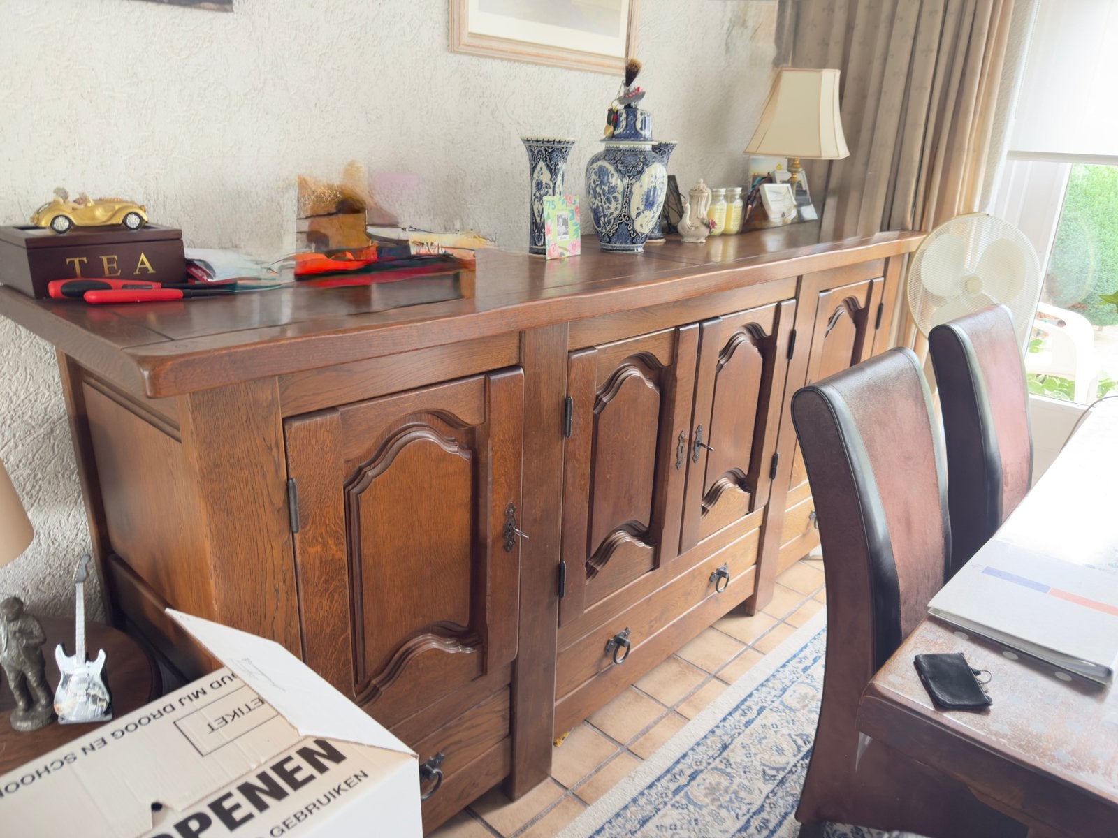 Complete donker eiken meubelset - Eettafel, dressoir, kasten, Huis en Inrichting, Ophalen