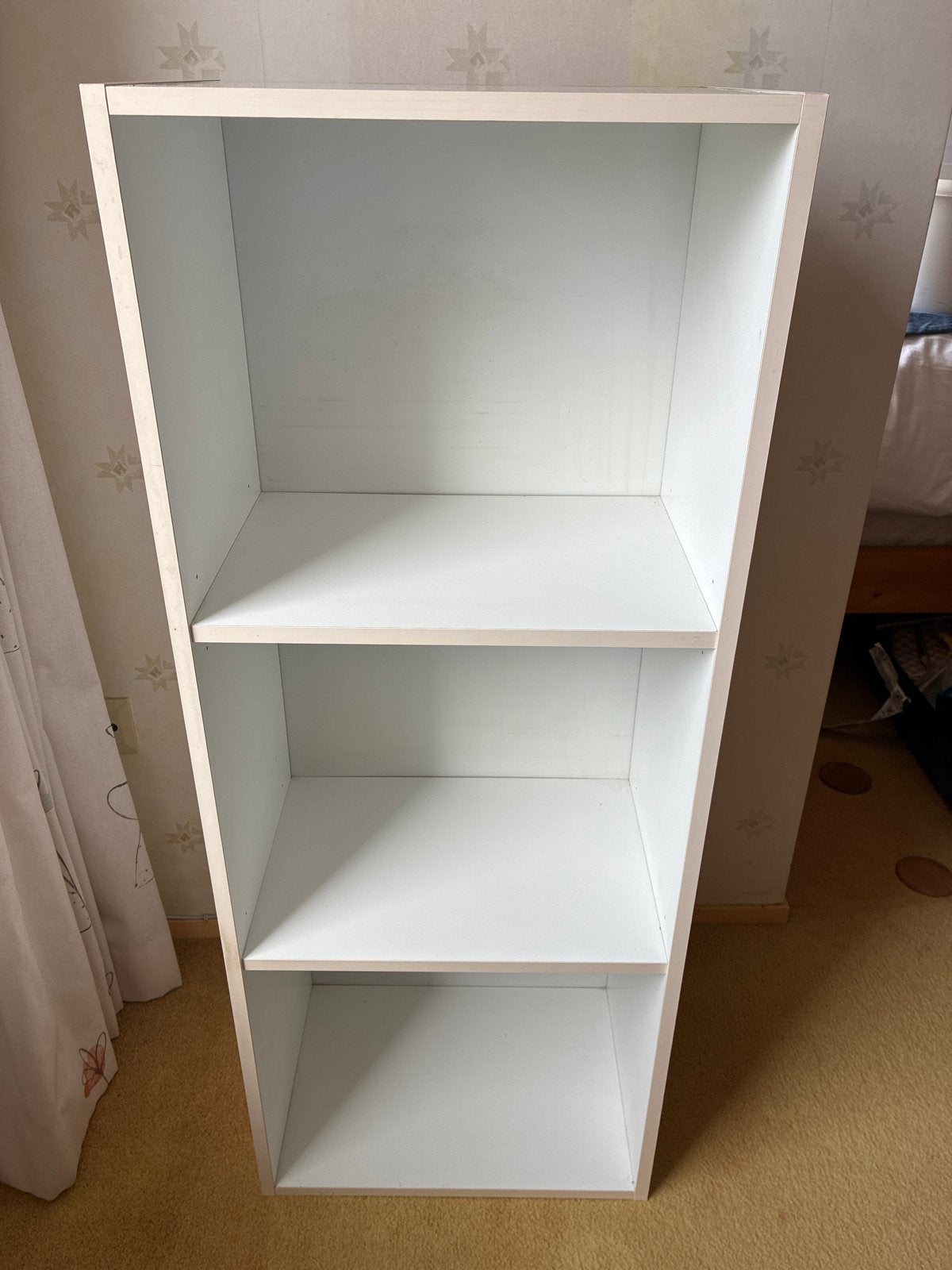 Witte Boekenkast met 3 Planken - Zo goed als nieuw, Ophalen, Met plank(en), Minder dan 50 cm, 100 tot 150 cm