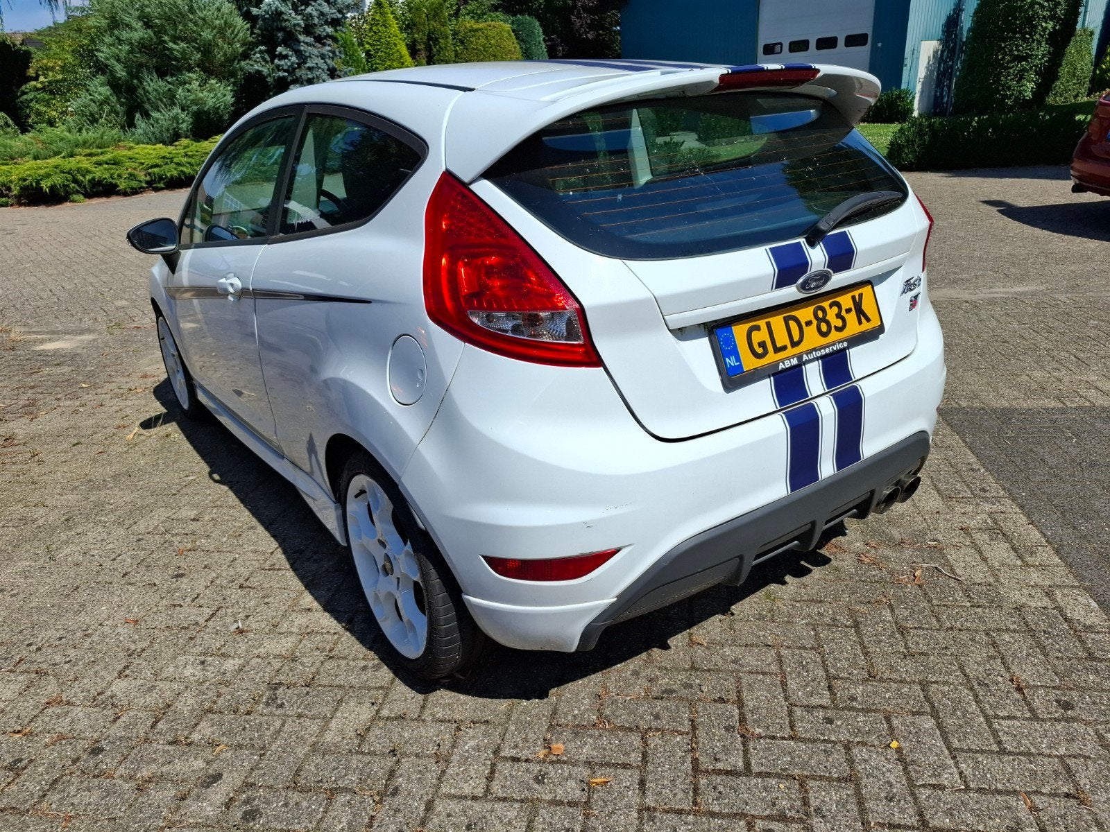 Ford FIESTA SPORTS ST2010 Wit, 1596 cc, 15 km/l, Zwart, Wit