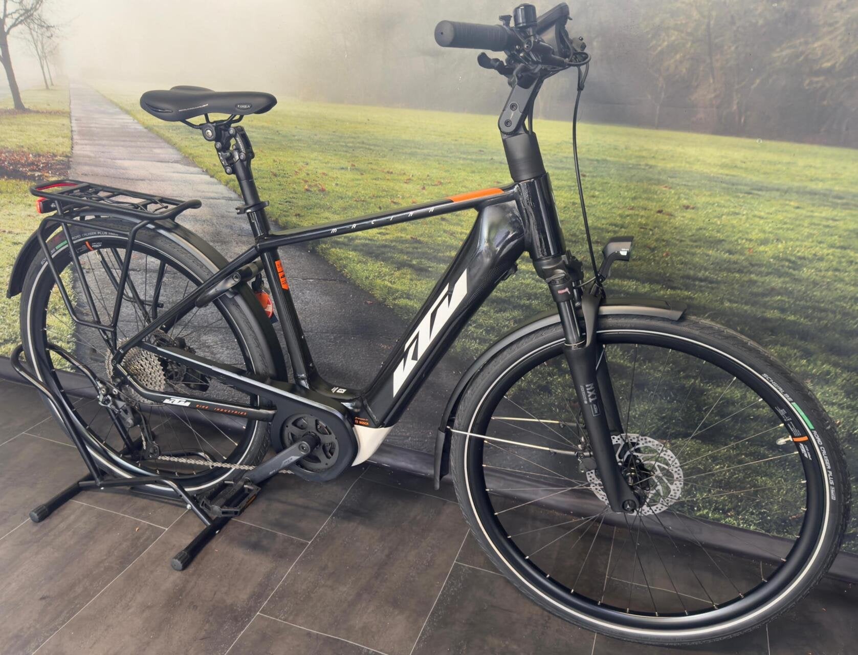 Foto 2 van KTM Macina - Electrische Herenfiets - Bosch Middenmotor