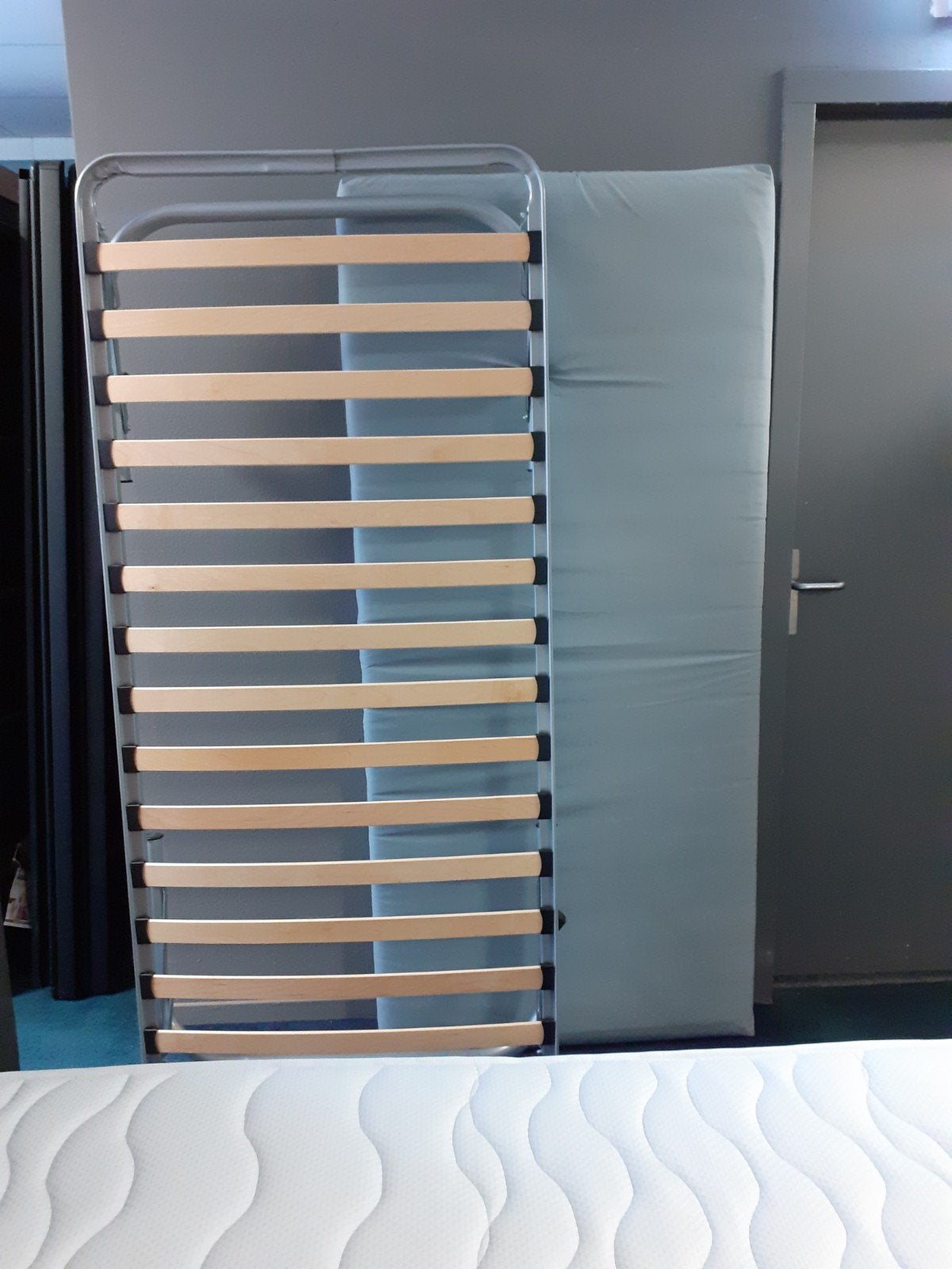 Onderschuifbed met lattenbodem en matras 90x200, Ophalen, 90 cm, Eenpersoons, Zo goed als nieuw