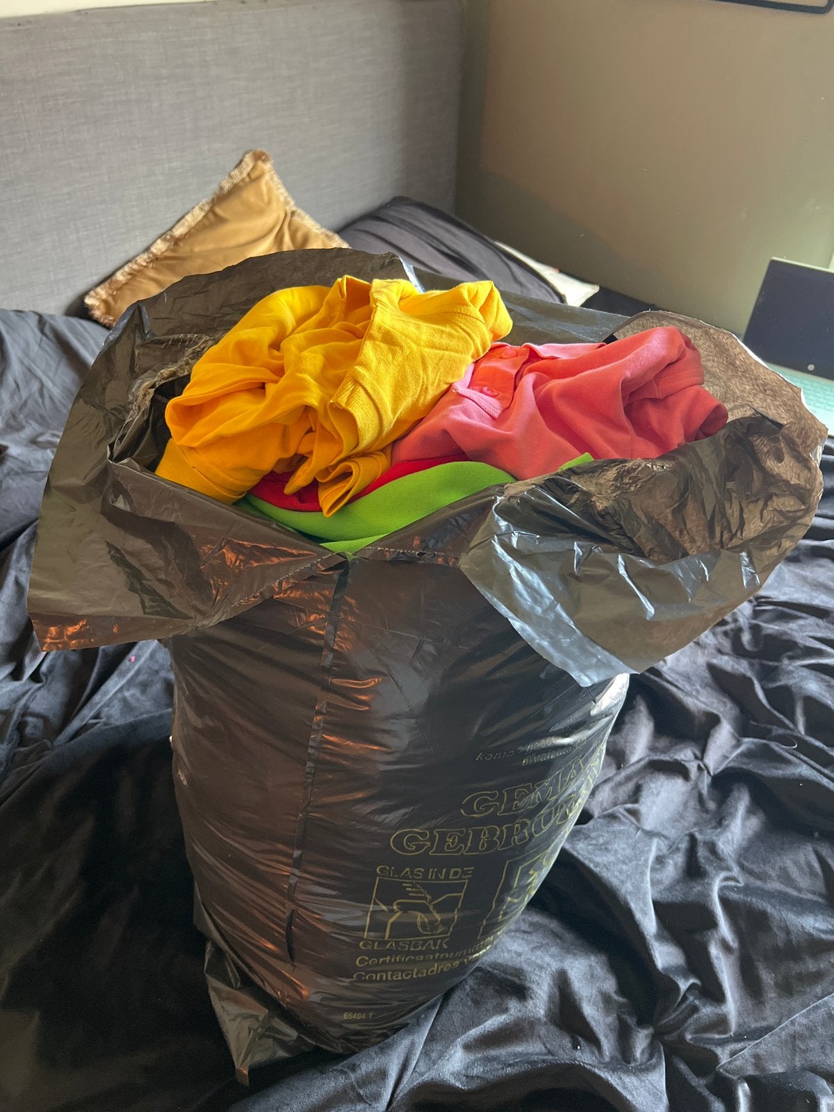 Zak vol met poloshirts ( om te resellen ), Ophalen, Zo goed als nieuw