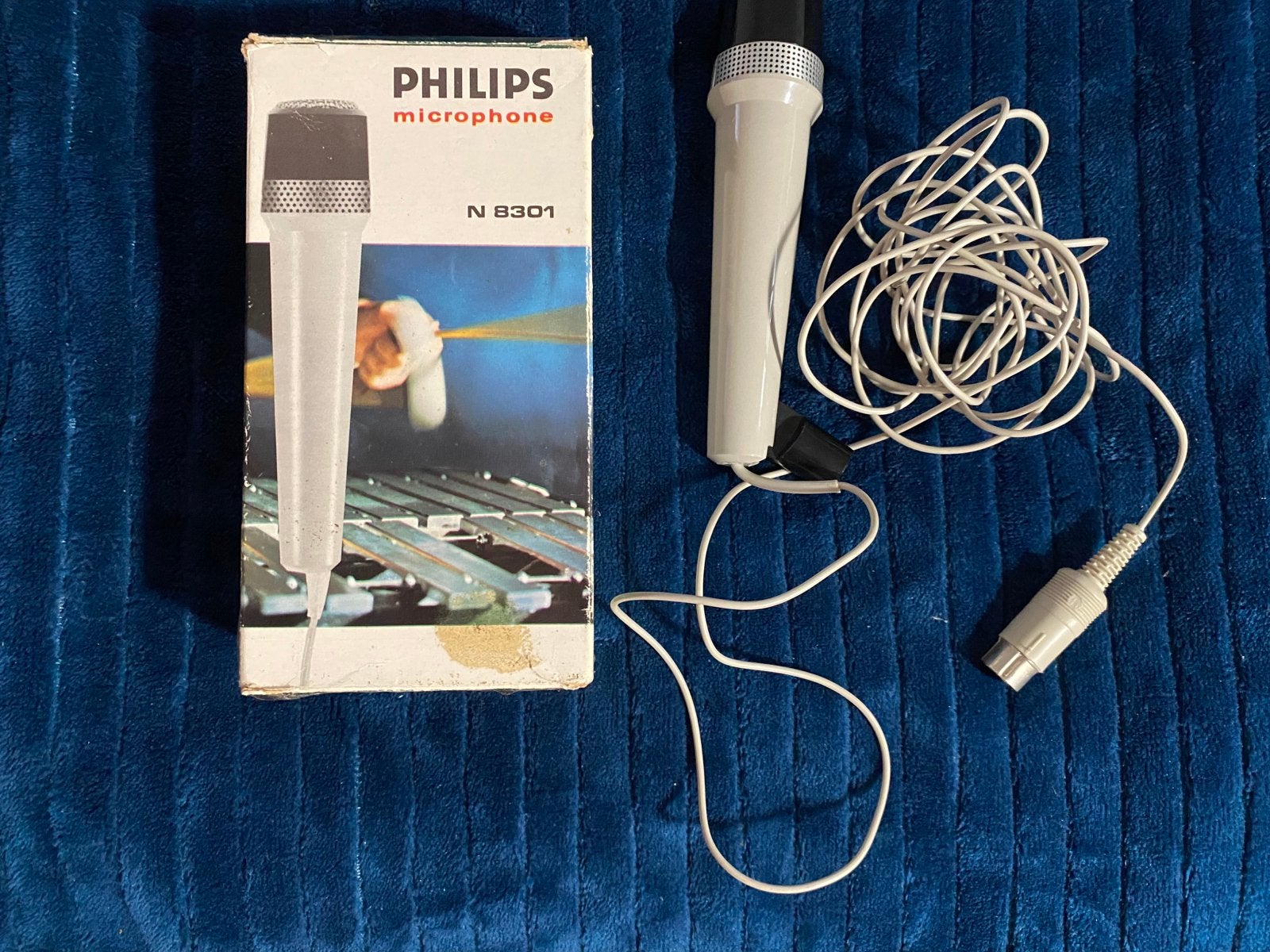 Philips Microphone N 8301 met doos, Muziek en Instrumenten, Microfoons, Ophalen of Verzenden, Gebruikt, Overige typen