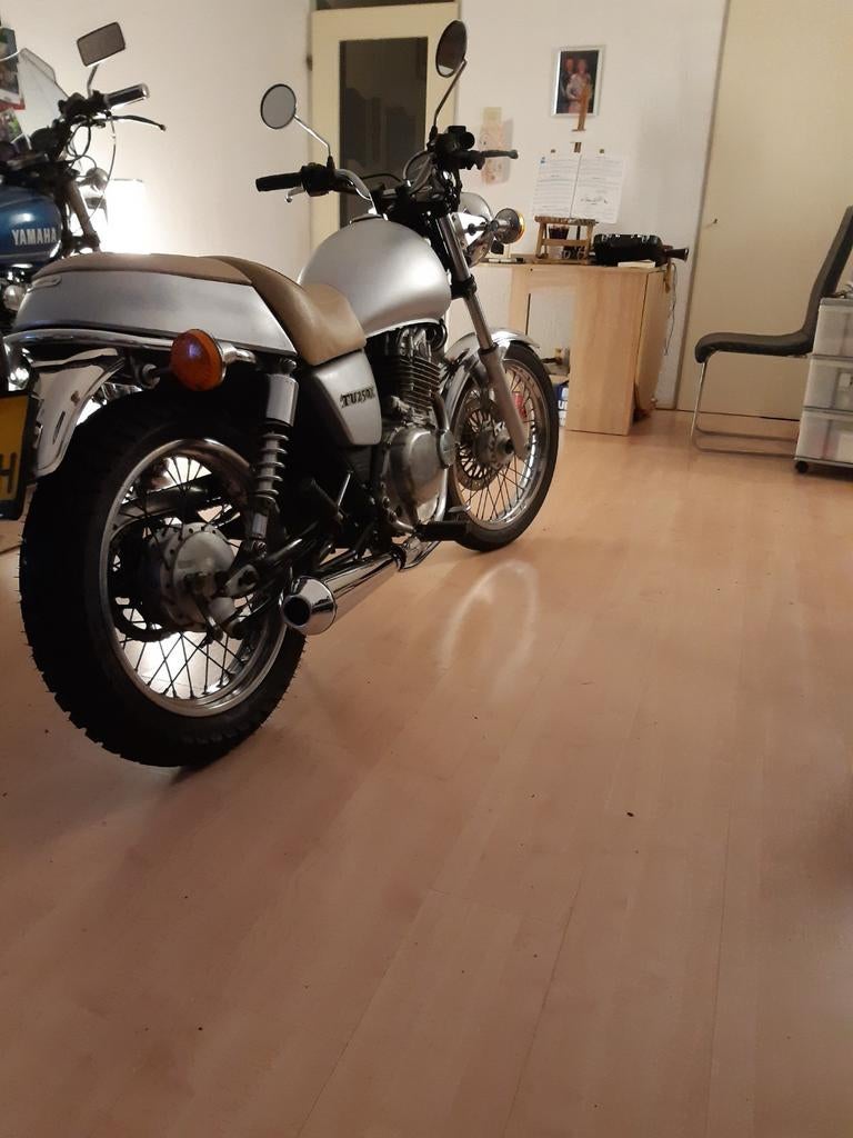 Suzuki TU250, Motoren, 250 cc, Gebruikt, Minimaal motorrijbewijs A2, 1 cilinder