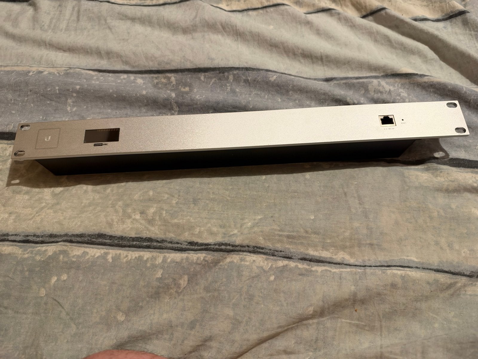 Ubiquiti Cloud Key Gen2 Rack Mount Kit, Ophalen of Verzenden, Zo goed als nieuw, Router