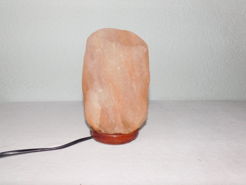 Zoutsteen lamp op houten voet, tafellamp, hg 18 cm, afm. 11x, Ophalen of Verzenden, Gebruikt, Hout