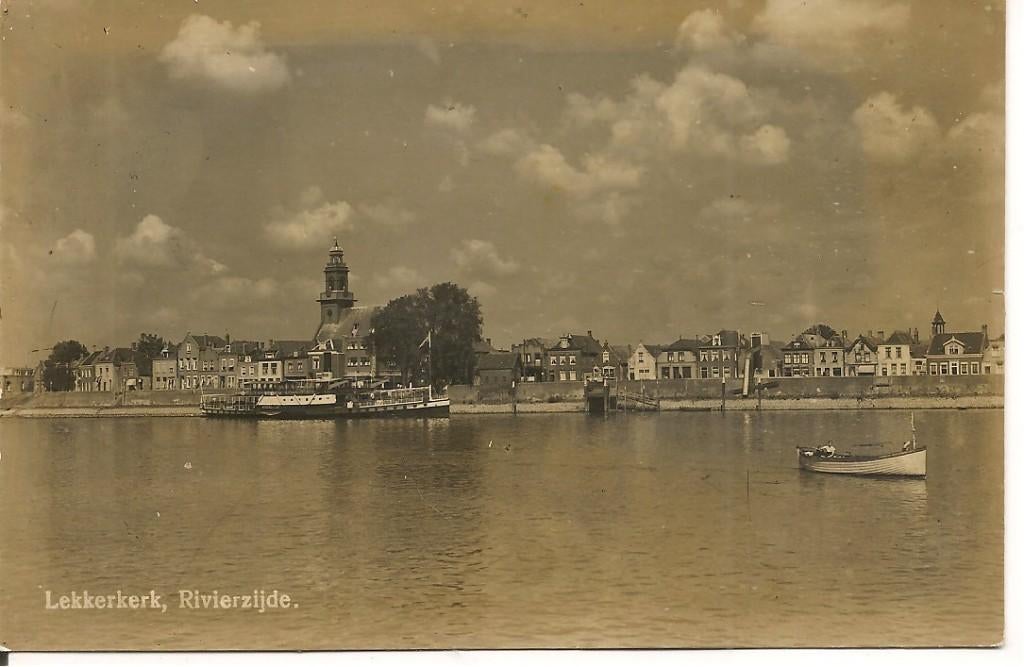 Lekkerkerk Rivierzijde., Verzamelen, Ansichtkaarten | Nederland, Ophalen of Verzenden, 1940 tot 1960, Ongelopen, Zuid-Holland